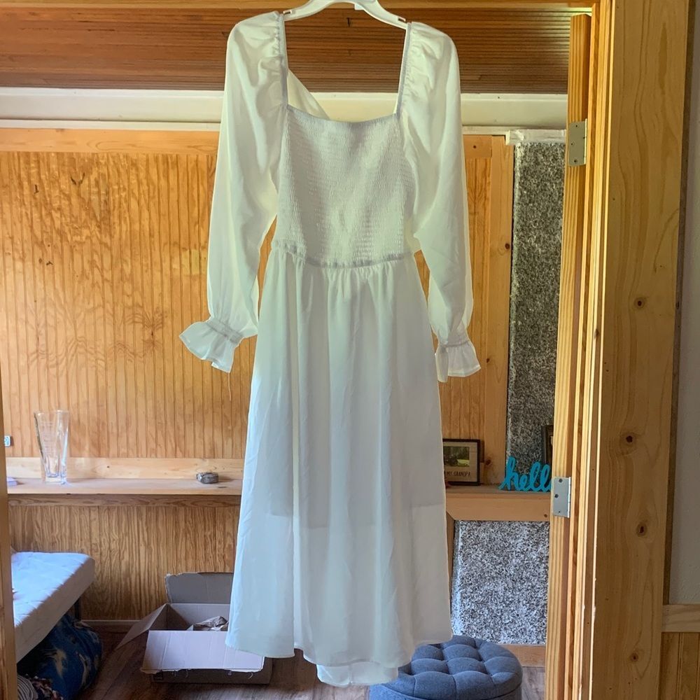 Women’s Bishop Long Sleeve White Smocked Bodice Tie Back Maxi Dress XL